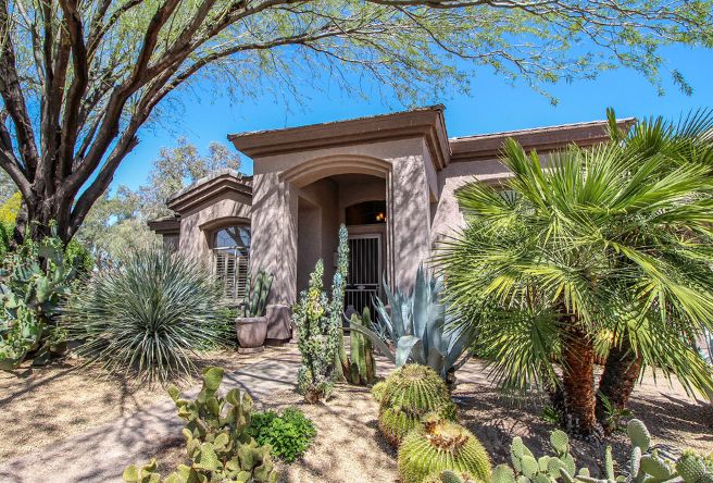 A photo of desert landscape in Gilbert.